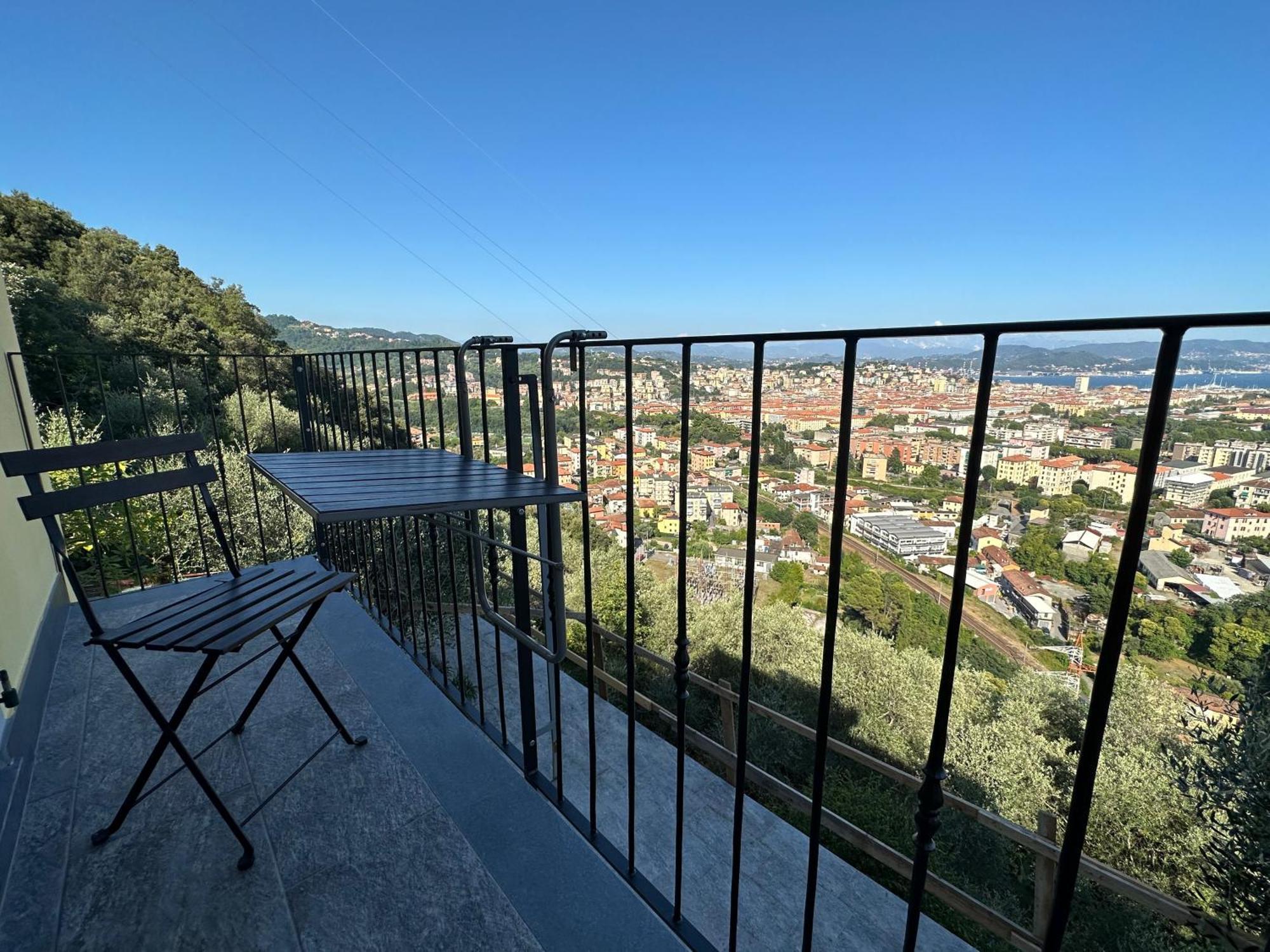 88 Miglia Bed & Breakfast La Spezia Exterior photo